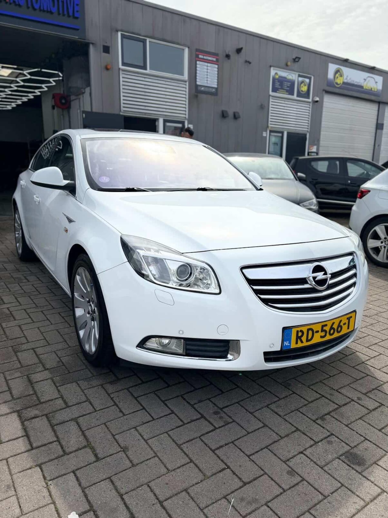 Opel Insignia - 2.0 T Executive 4x4 - AutoWereld.nl