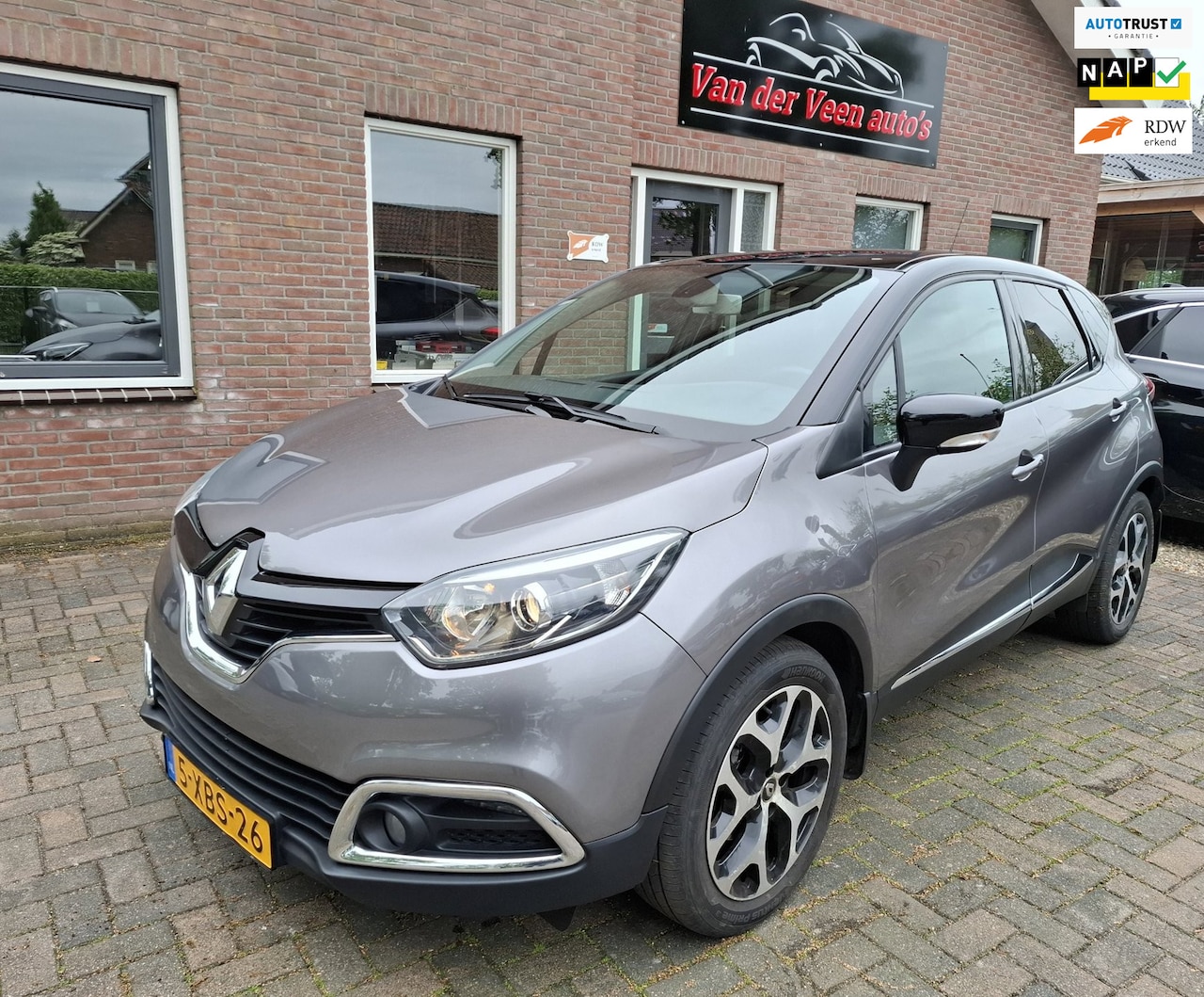 Renault Captur - 1.2 TCe Dynamique. Dealer onderhouden, o.a. trekhaak, camera, navi, clima, cruise, bluetoo - AutoWereld.nl
