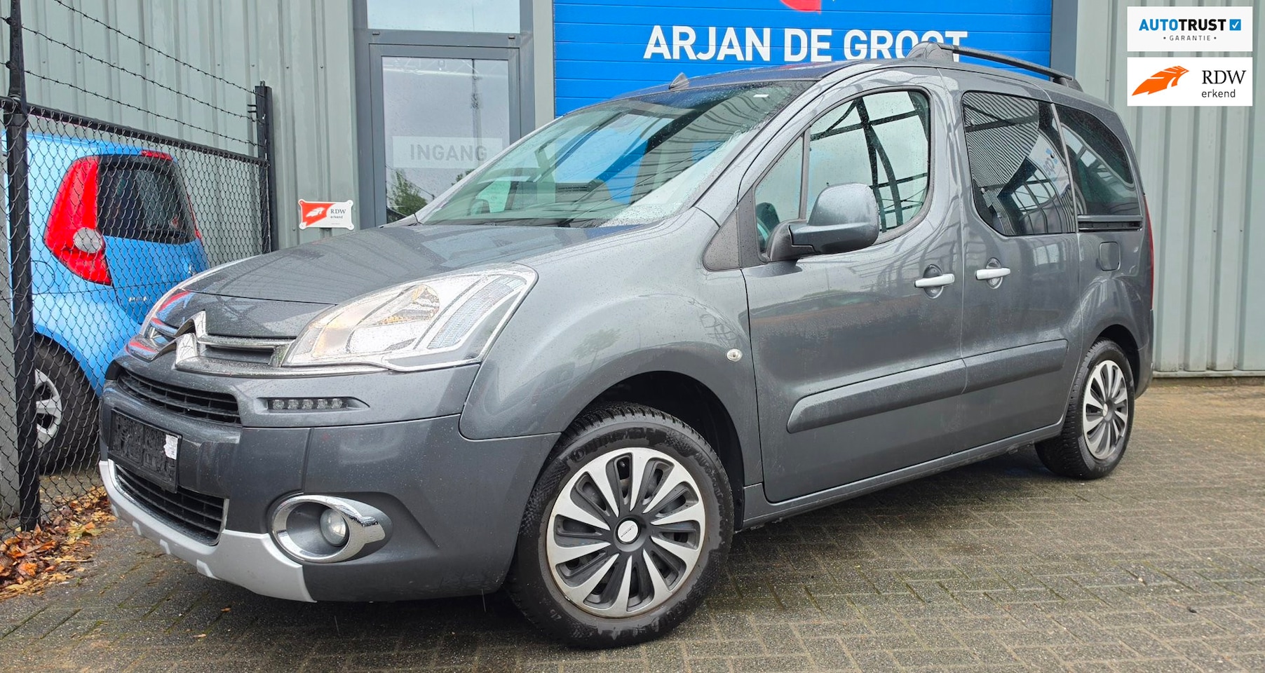 Citroën Berlingo - 1.6 120PK 4Cilinder Clima Pano Cruise Trekhaak Zeer luxe - AutoWereld.nl
