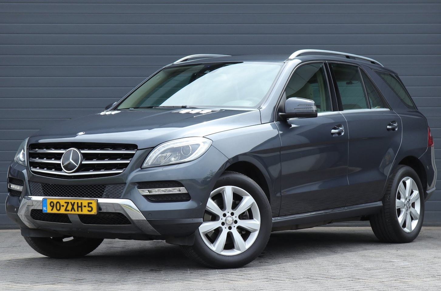 Mercedes-Benz M-klasse - 350 ML / Camera / Leder / Automaat - AutoWereld.nl