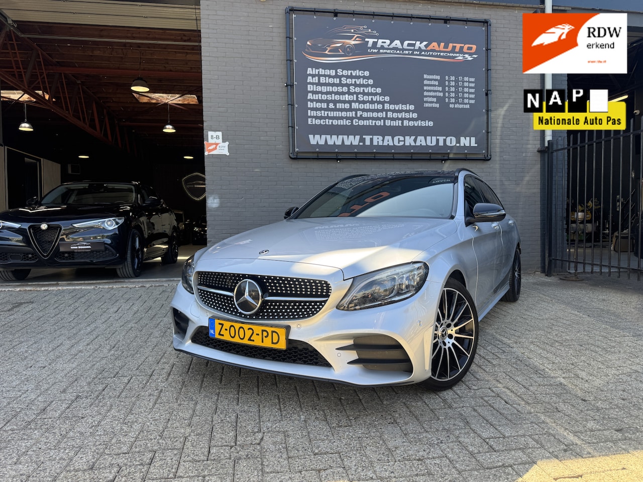 Mercedes-Benz C-klasse Estate - 220 d Premium Amg Pakket Navi.ClimaC.Panodak.Trekhaak.Camara.LMV!!! - AutoWereld.nl