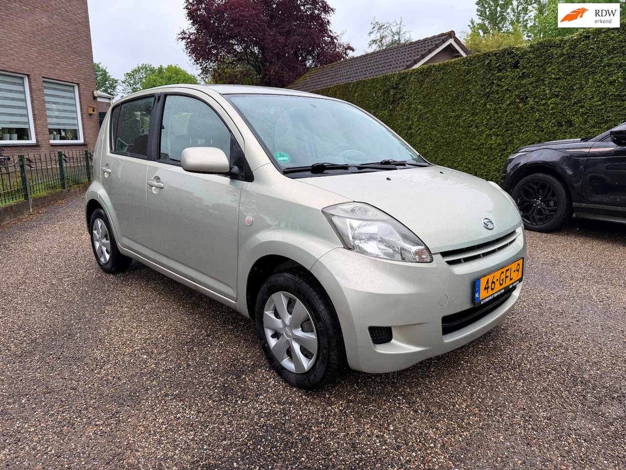 Daihatsu Sirion 2 - 1.0-12V Premium 1.0-12V Premium - AutoWereld.nl