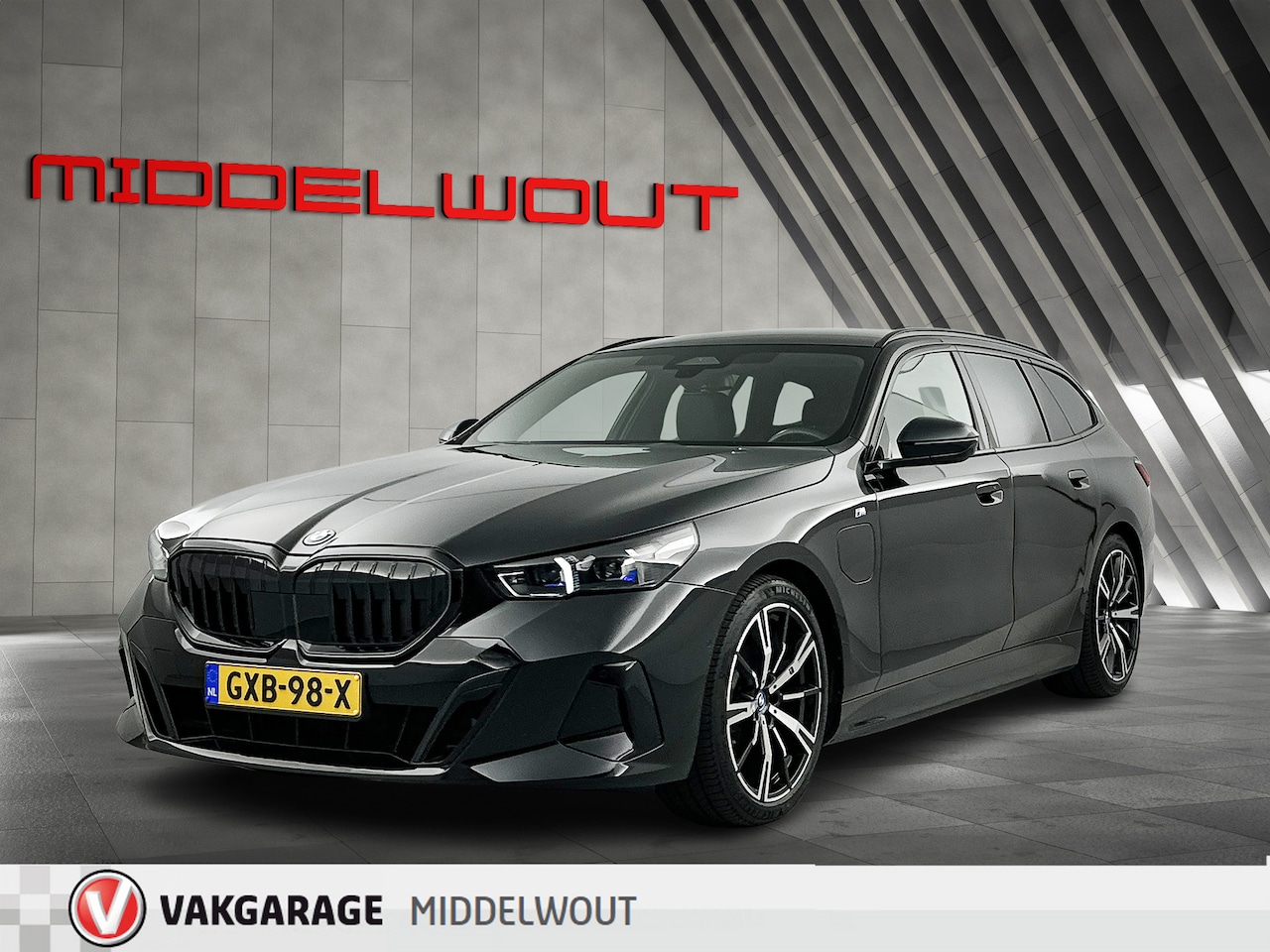 BMW 5-serie Touring - 530e M-Sport Shadow Line Pano-dak/20'LMV/Elek.Trekhaak - AutoWereld.nl