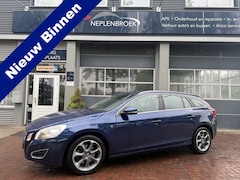 Volvo V60 - 1.6 T3 Kinetic Bj 2012 Dealer onderhouden 150PK Vol optie
