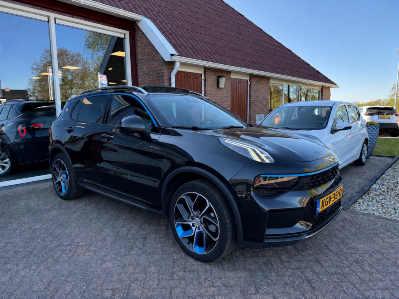 Lynk & Co 01 - 1.5 Plug-in 262pk ACC/Zwarte Hemel/Panoramadak/360° Camera/Led - AutoWereld.nl