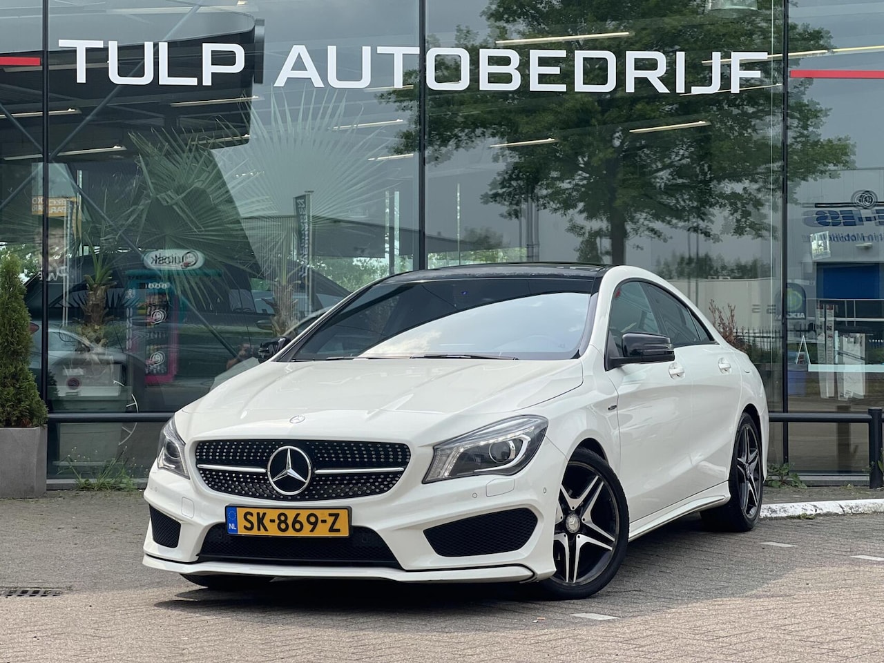 Mercedes-Benz CLA-Klasse - 180 Edition 1 AMG Dak Xenon Trekhaak - AutoWereld.nl