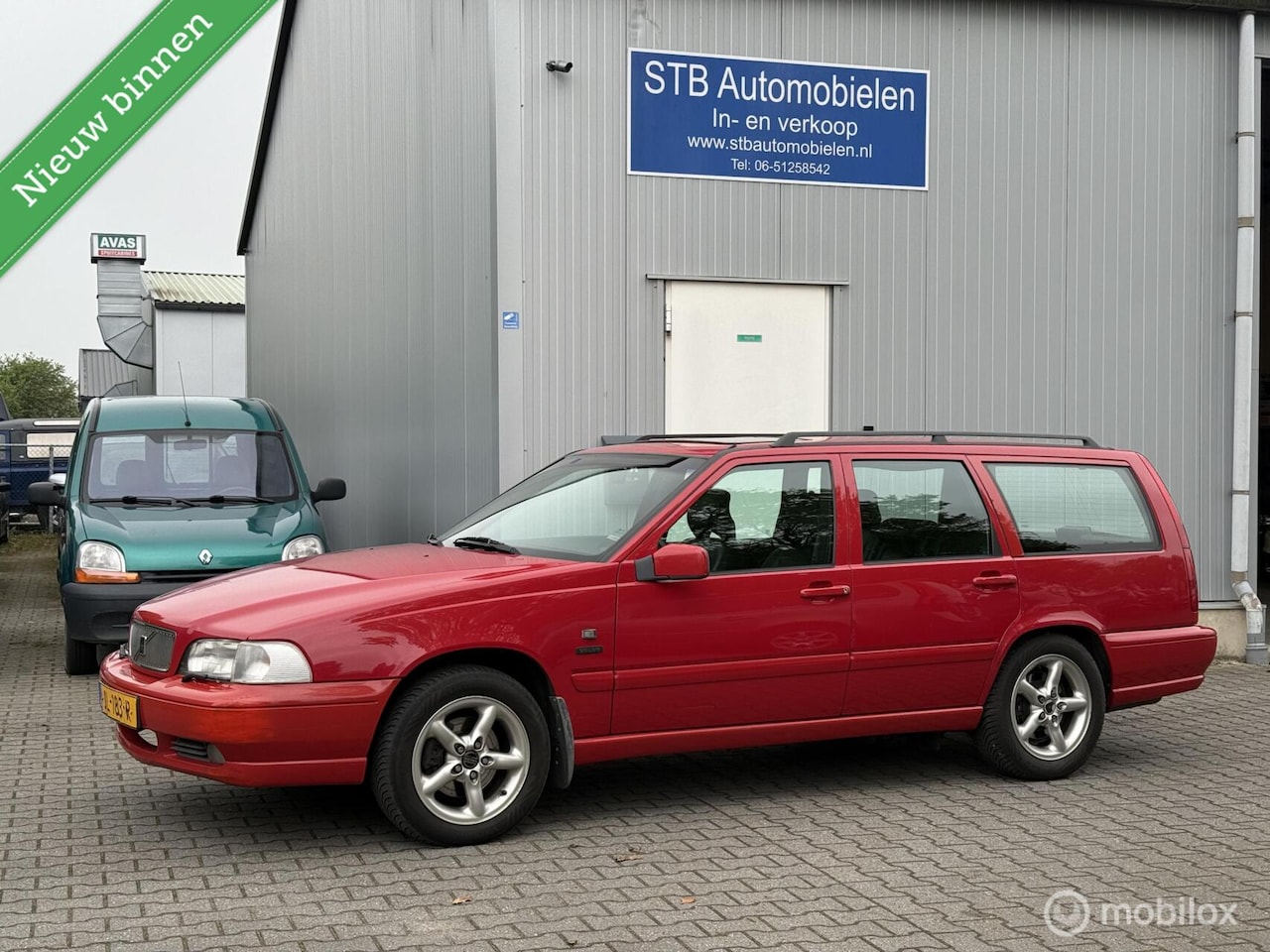 Volvo V70 - 2.5 T 2.5 T, Leder, Automaat - AutoWereld.nl