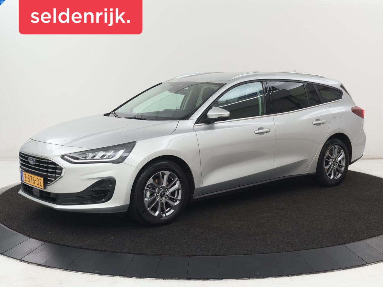 Ford Focus - 1.0 EcoBoost Hybrid Titanium | Origineel NL | Carplay | Keyless | Navigatie | Climate cont - AutoWereld.nl