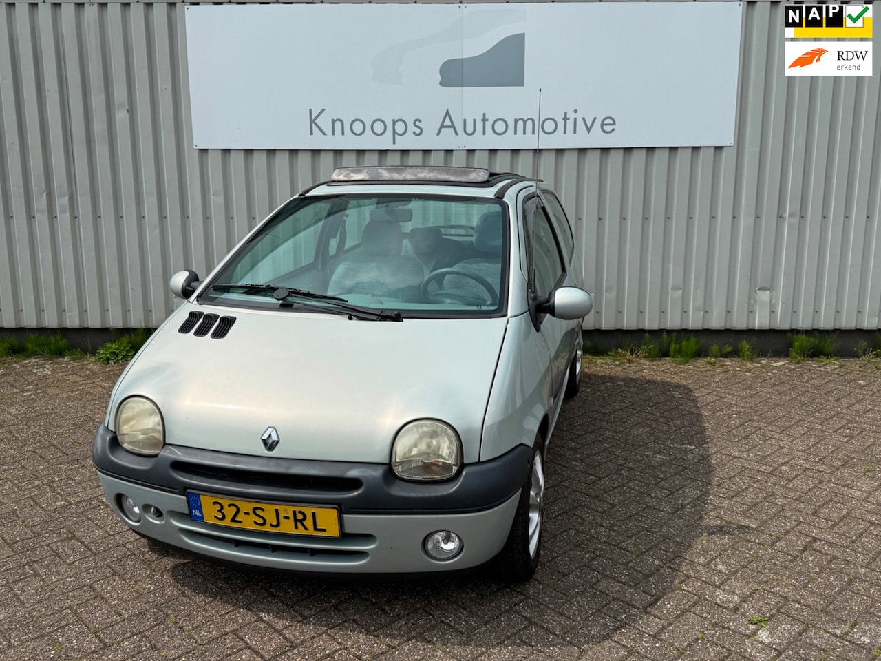 Renault Twingo - 1.2 Kenzo Zo meeneemprijs - AutoWereld.nl