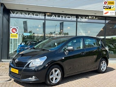Toyota Verso - 2.0 D-4D Aspiration 1e Eig Navi Clima Cruise Trekhaak NL-Auto NAP Dealeronderhouden