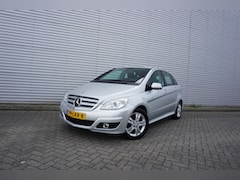 Mercedes-Benz B-klasse - 180 AUTOMAAT - Airco / Elektr. ramen / BT / Cruise / Lm velgen / Trekhaak / NAP