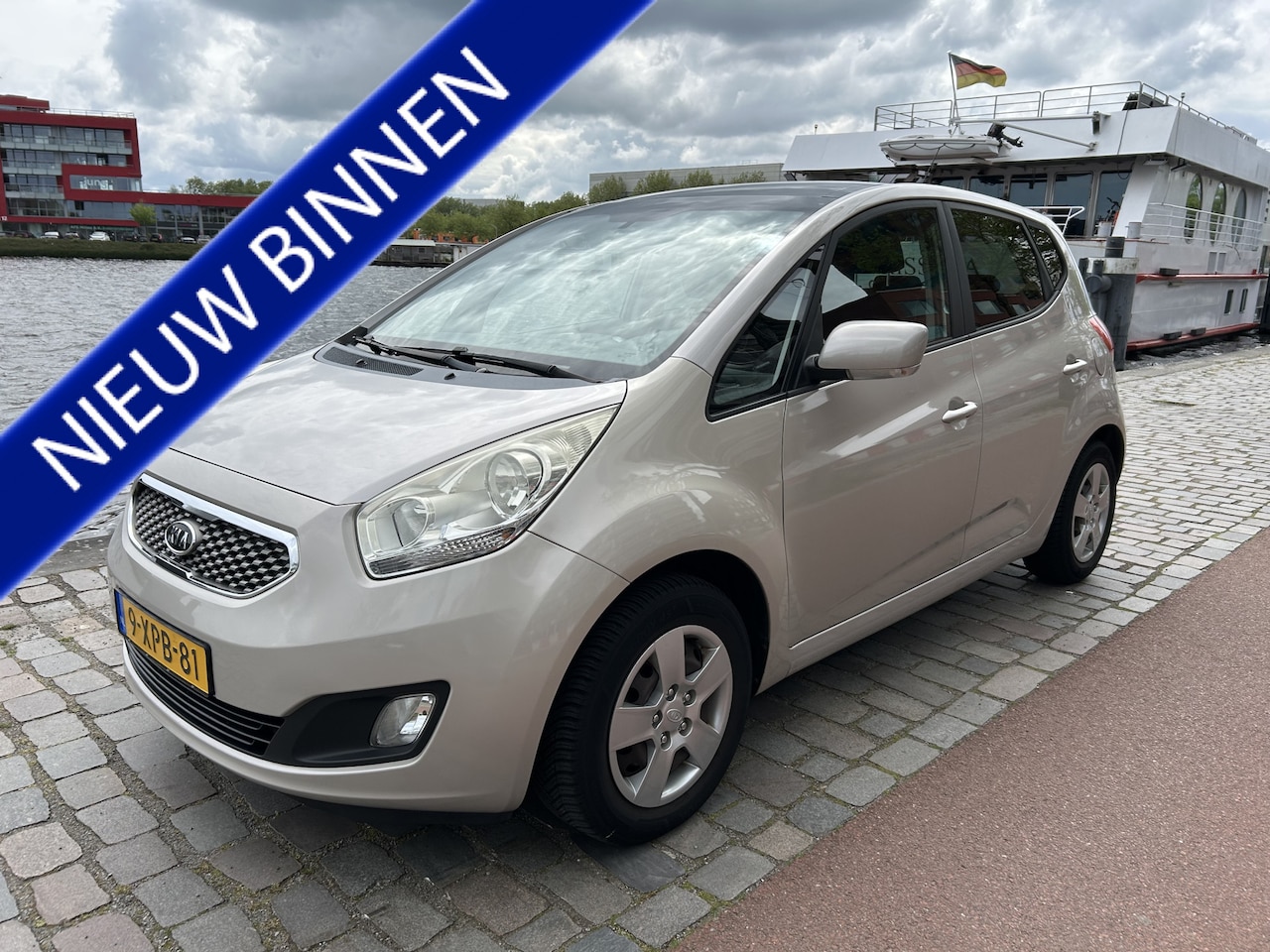 Kia Venga - 1.4 CVVT Seven panodak airco/ecc navigatie/camera - AutoWereld.nl