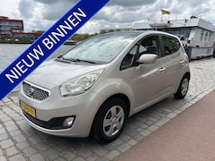 Kia Venga - 1.4 CVVT Seven panodak airco/ecc navigatie/camera