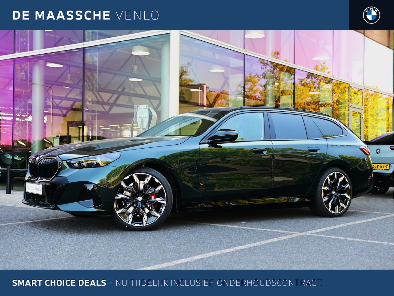 BMW 5-serie Touring - 530e M Sport Automaat / Panoramadak / Trekhaak / Bowers & Wilkins / M Multifunctionele Sto - AutoWereld.nl