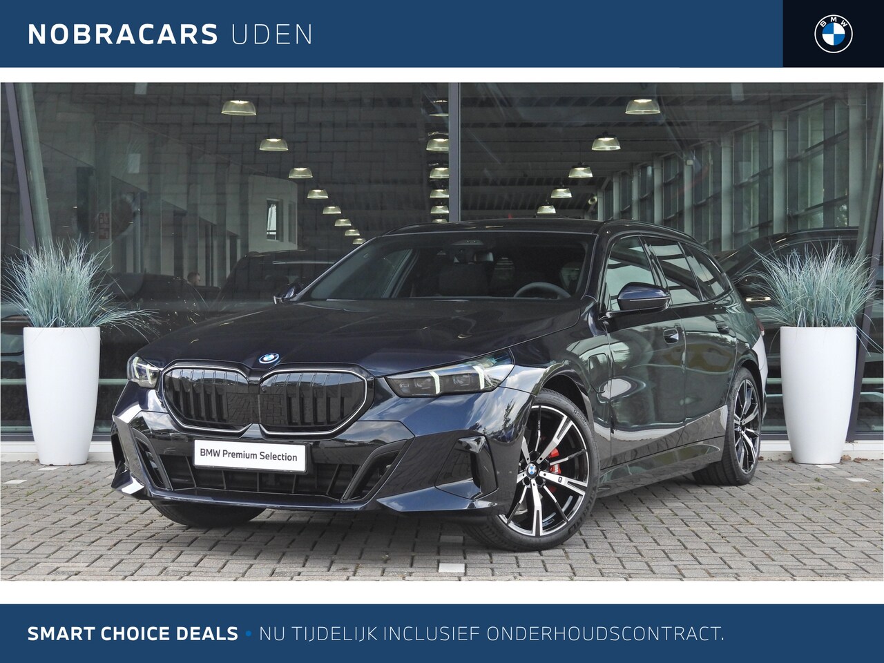 BMW 5-serie Touring - 530e M Sport Automaat / Panoramadak / Trekhaak / Parking Assistant Plus / Adaptieve LED / - AutoWereld.nl