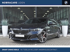 BMW 5-serie Touring - 530e M Sport Automaat / Panoramadak / Trekhaak / Parking Assistant Plus / Adaptieve LED /