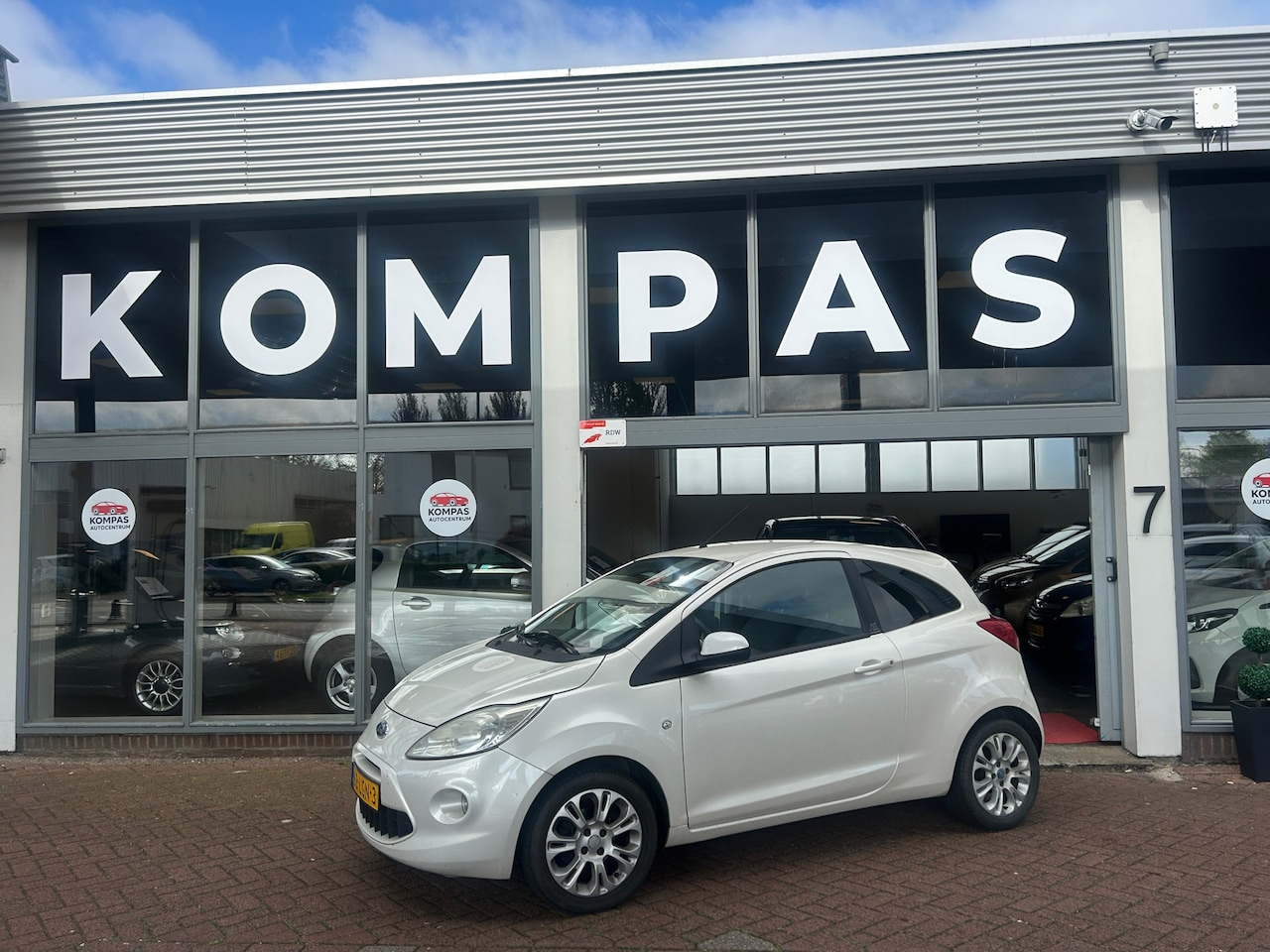 Ford Ka - 1.2 Couture First Edition |Nw.D.RIEM|P.SENSOR|BLUETOOTH|AIRCO|NAP|USB|MULTI STUUR|APK2027| - AutoWereld.nl