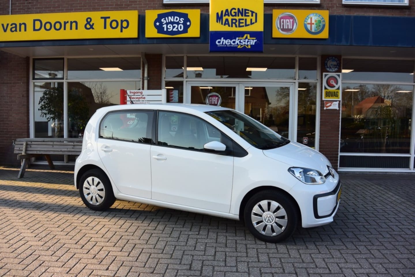 Volkswagen Up! - 1.0 BMT move up! 1.0 BMT MOVE UP! - AutoWereld.nl