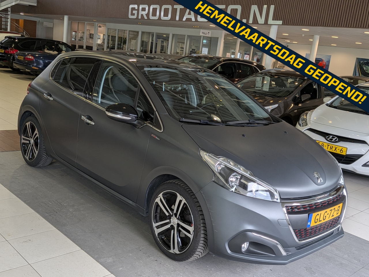 Peugeot 208 - 1.2 PureTech Automaat Panoramadak, Airco, Cruise Control, Stuurbekrachtiging - AutoWereld.nl