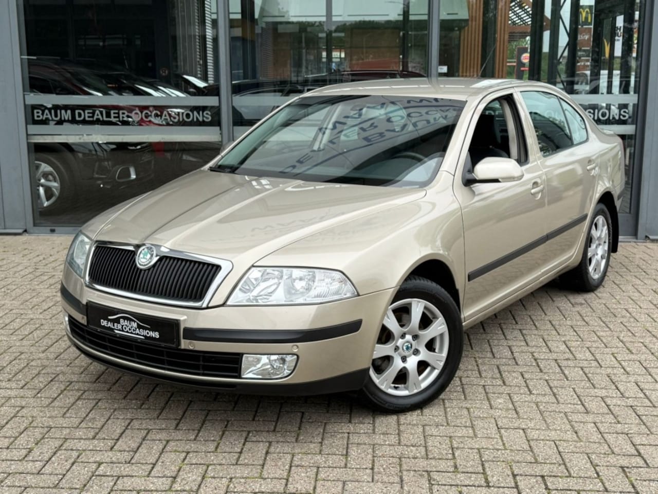Skoda Octavia - 1.6 ELEGANCE AUTOMAAT AIRCO LEER PDC - AutoWereld.nl