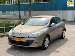 Renault Mégane - 1.6 Expression20105-deursAircoNavigatieTrekhaak