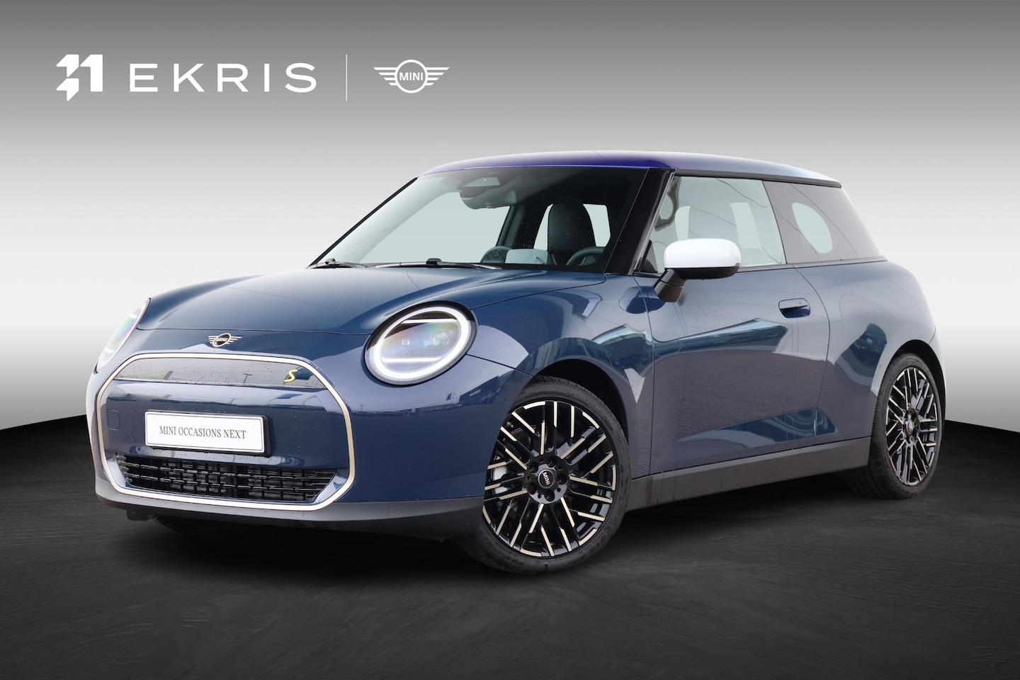 MINI Mini-Electric - Cooper SE Favoured M 54.2 kWh Comfort Acces/ Head-Up/ Panoramadak/ Stoelverwarming/ Stuurw - AutoWereld.nl