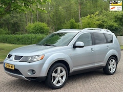 Mitsubishi Outlander - 2.4 Intense+/7PERS/AUTOMAAT/AIRCO/CRUISE/NAVI/PARKEERSENS ACHTER/TREKHAAK