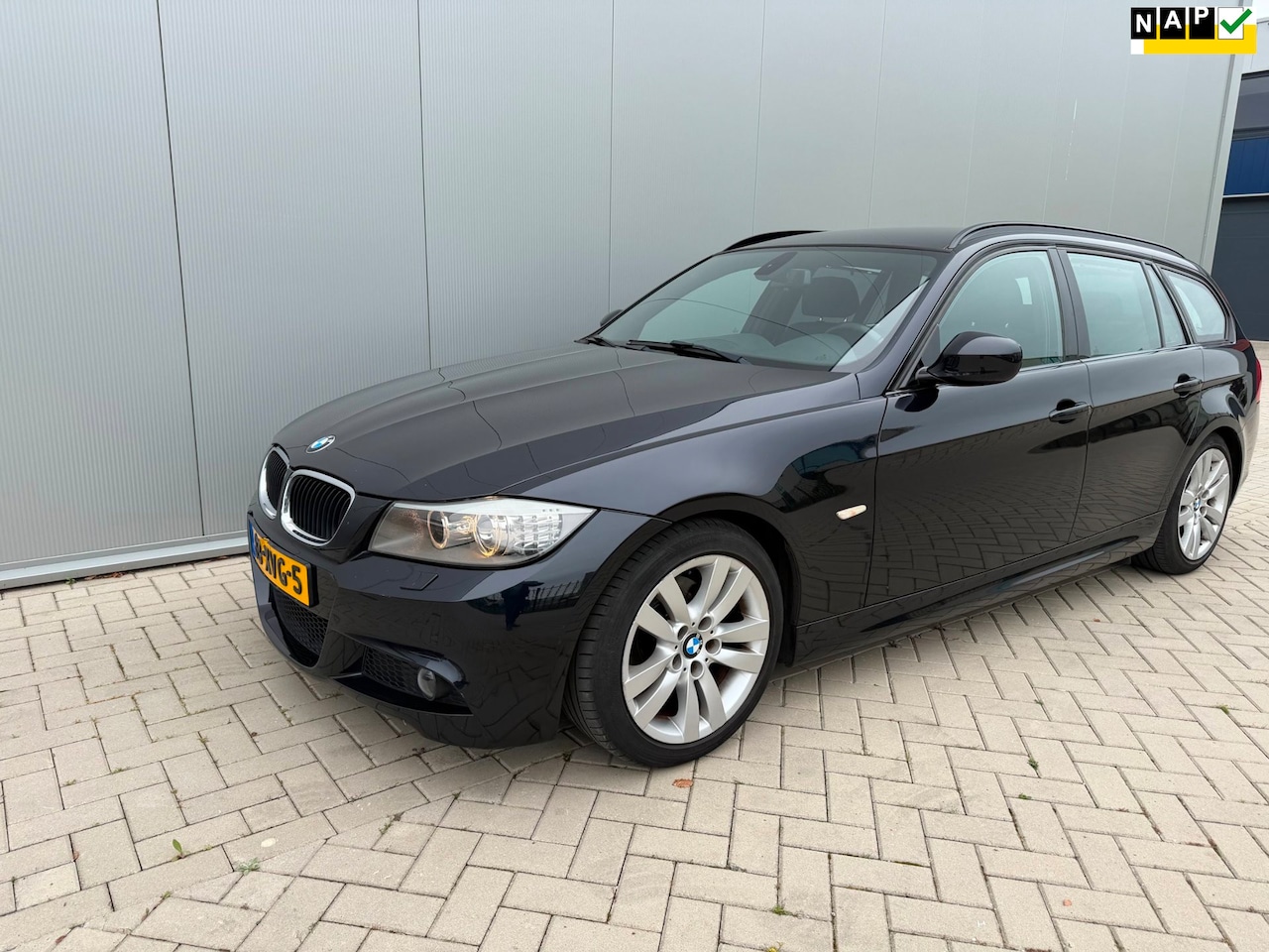 BMW 3-serie Touring - 318i Corporate Lease M Sport Edition 318i Corporate Lease M Sport Edition - AutoWereld.nl