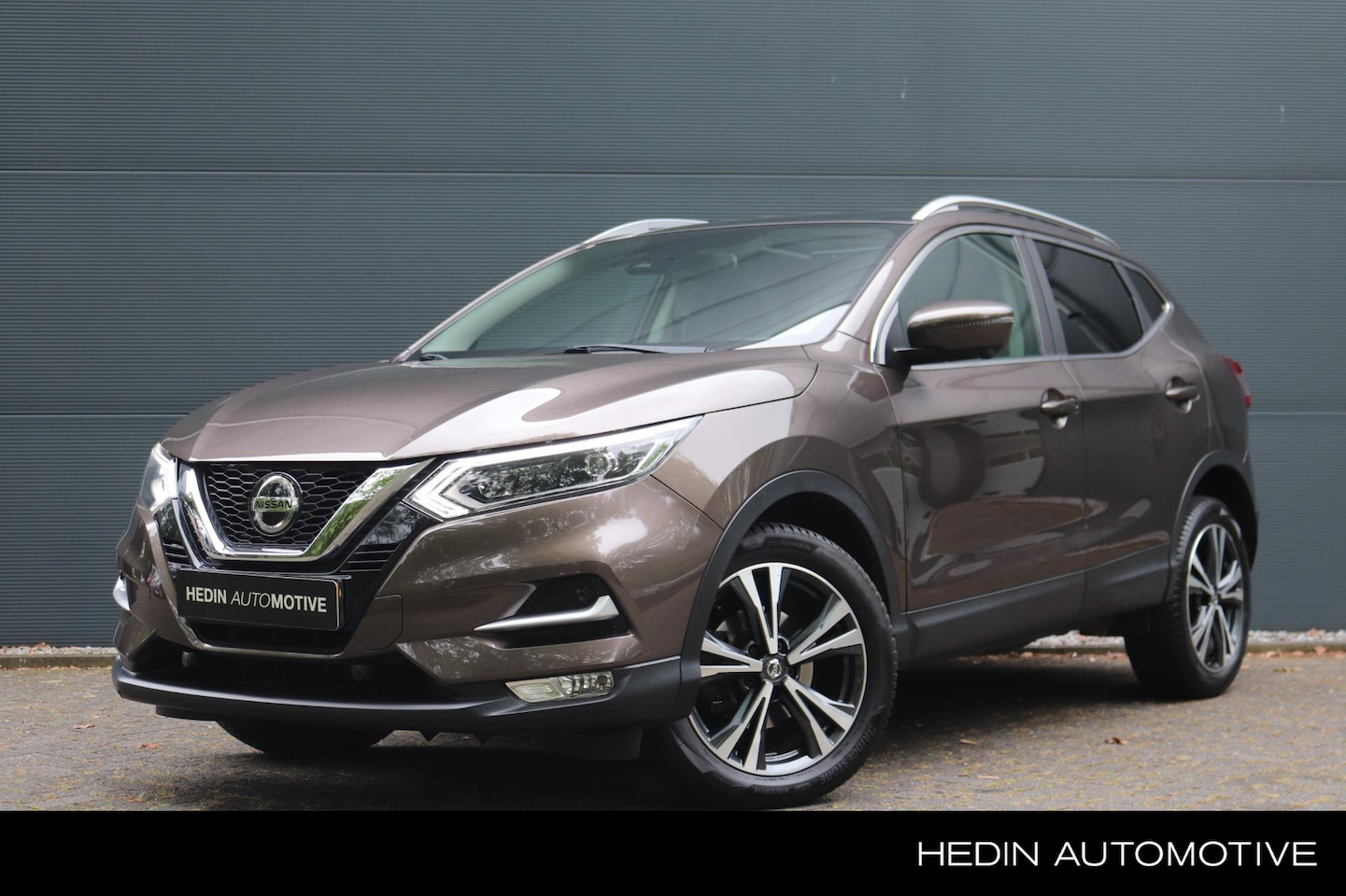 Nissan Qashqai - 1.3 DIG-T N-Connecta | Trekhaak | 1500 KG TREKVERMOGEN! | Navigatie | Panorama Dak | Clima - AutoWereld.nl