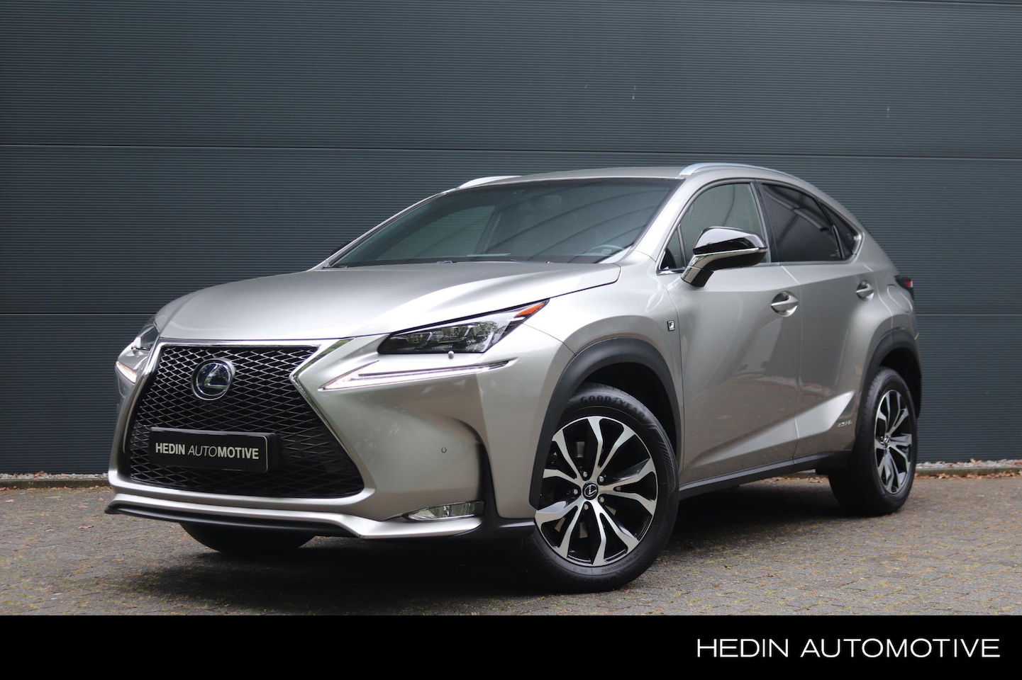 Lexus NX - 300h AWD F Sport Line | Navigatie | Camera | Elektrisch Verstelbare Stoelen | Leder | Stoe - AutoWereld.nl