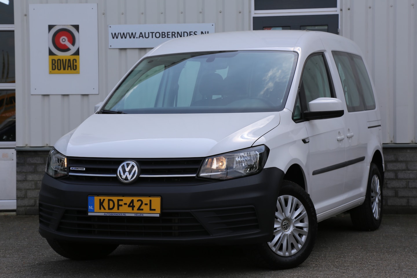 Volkswagen Caddy - 1.4 TGI Trendline 5 Persoons Automaat*Perfect VW Onderh.*Trekhaak/2x zijschuifdeur/Stoelve - AutoWereld.nl