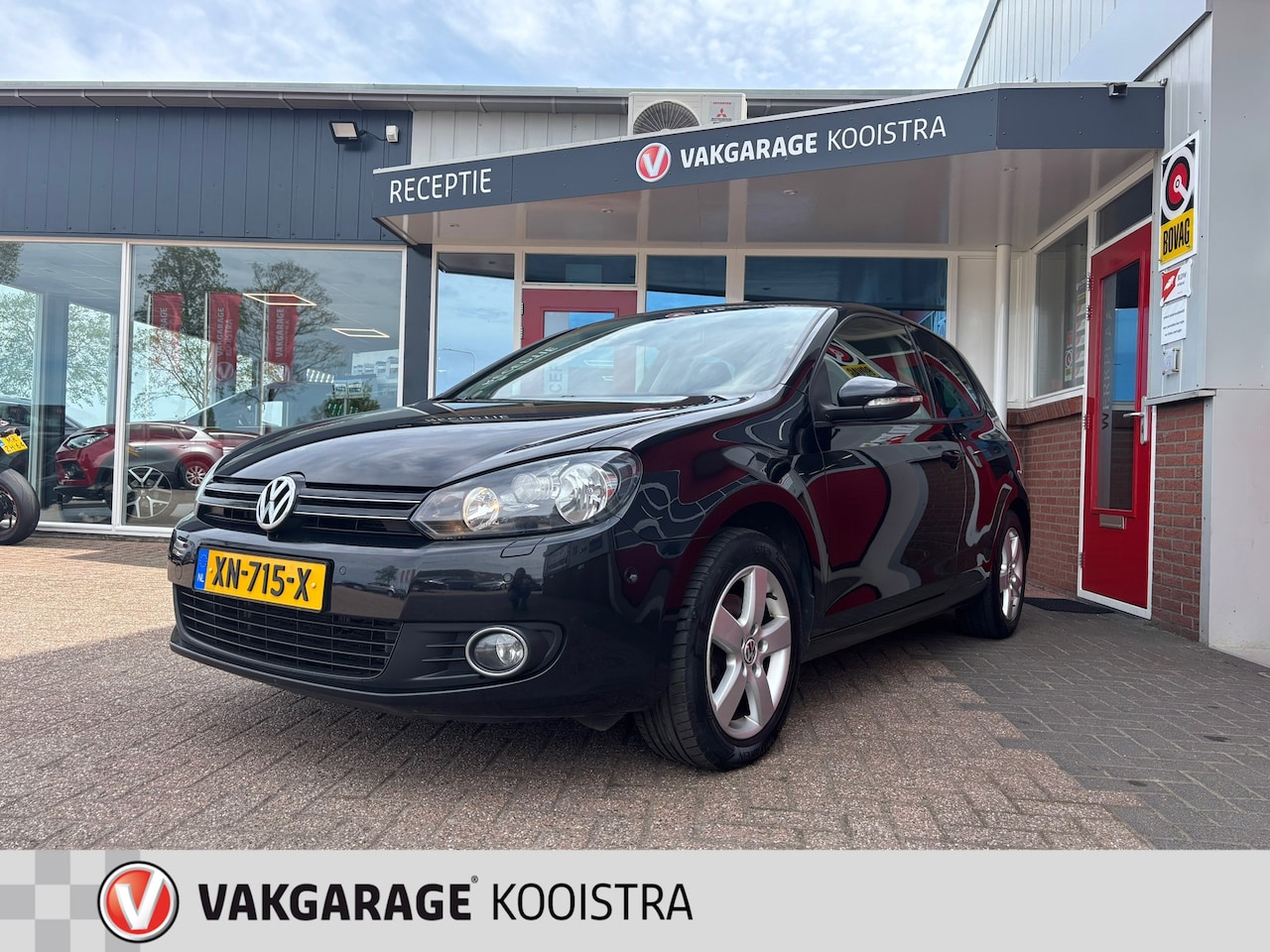 Volkswagen Golf - 1.2 TSI Trendline BlueMotion Airco/ Stoelverwarming/ parkeersensoren - AutoWereld.nl
