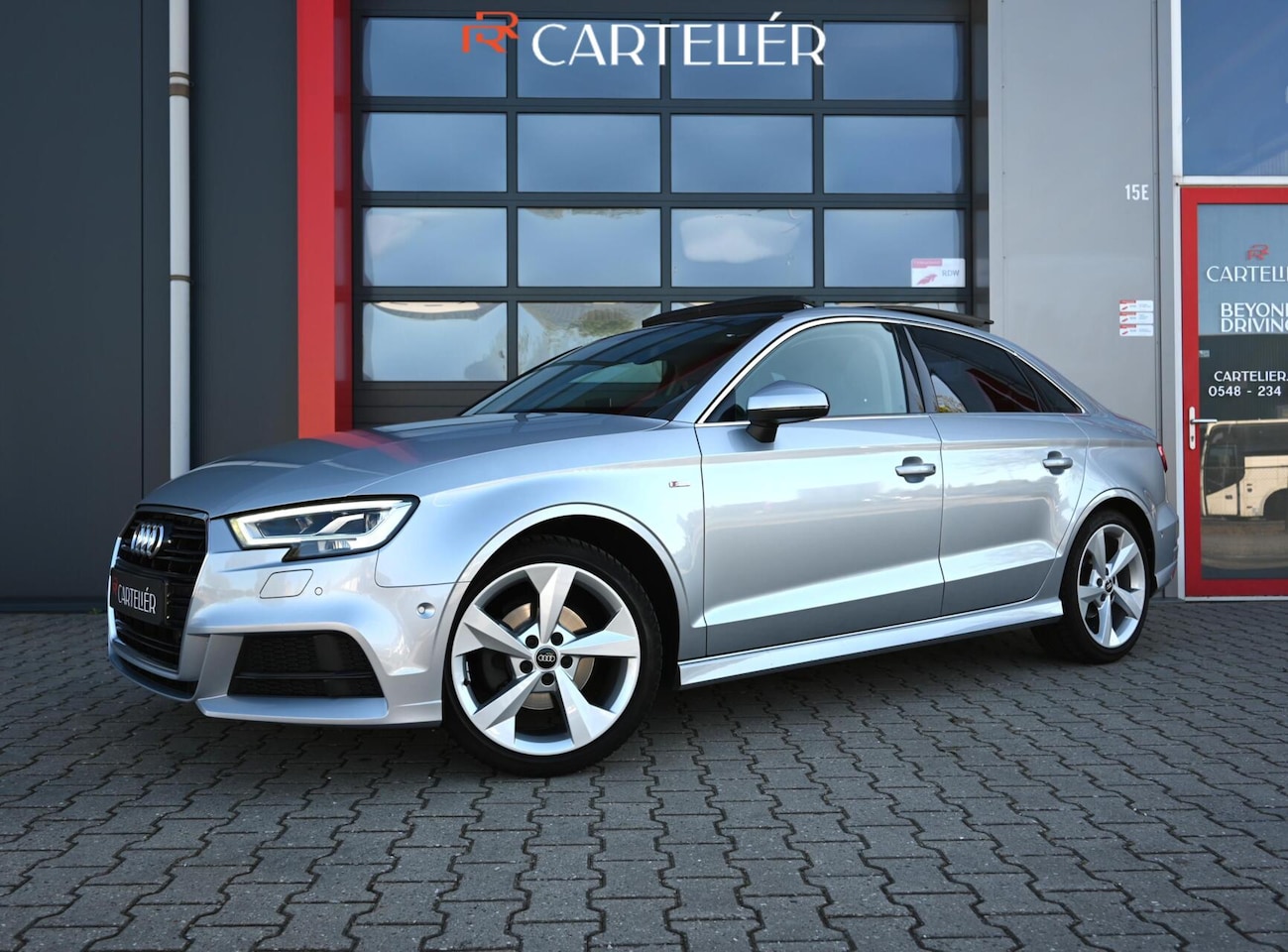 Audi A3 Limousine - 1.5 TFSI CoD Sport S-Line Edition | Pano | Cruise | Navi | Stoelverwarming | Alcantara | L - AutoWereld.nl