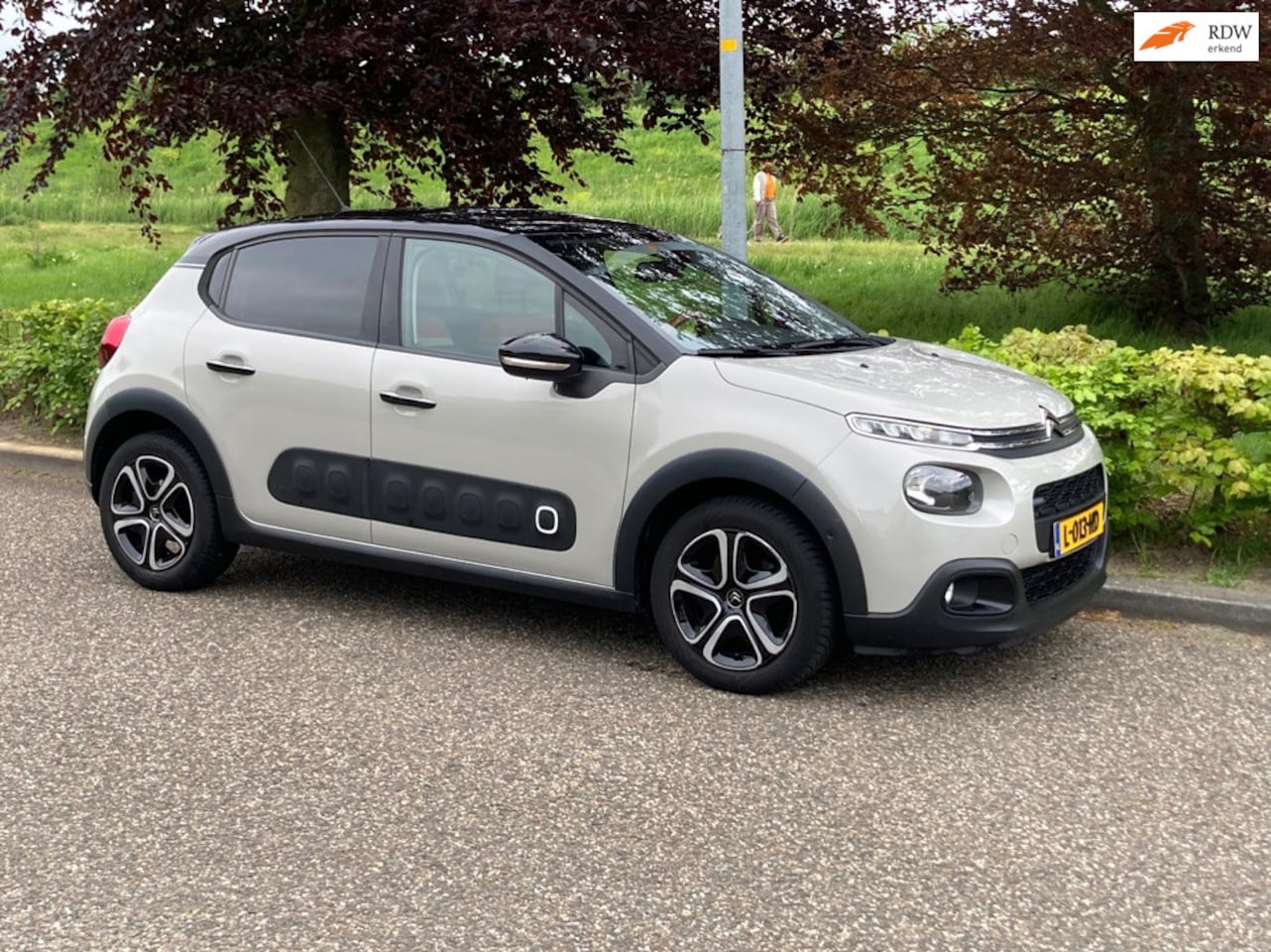 Citroën C3 - 1.2 PureTech S&S Shine Rijklaar Incl. APK !! - AutoWereld.nl