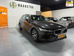 Volvo V60 - 2.0 B3 Essential 1e Eig, Navi-Camera, Leder Int, Apple-Carplay