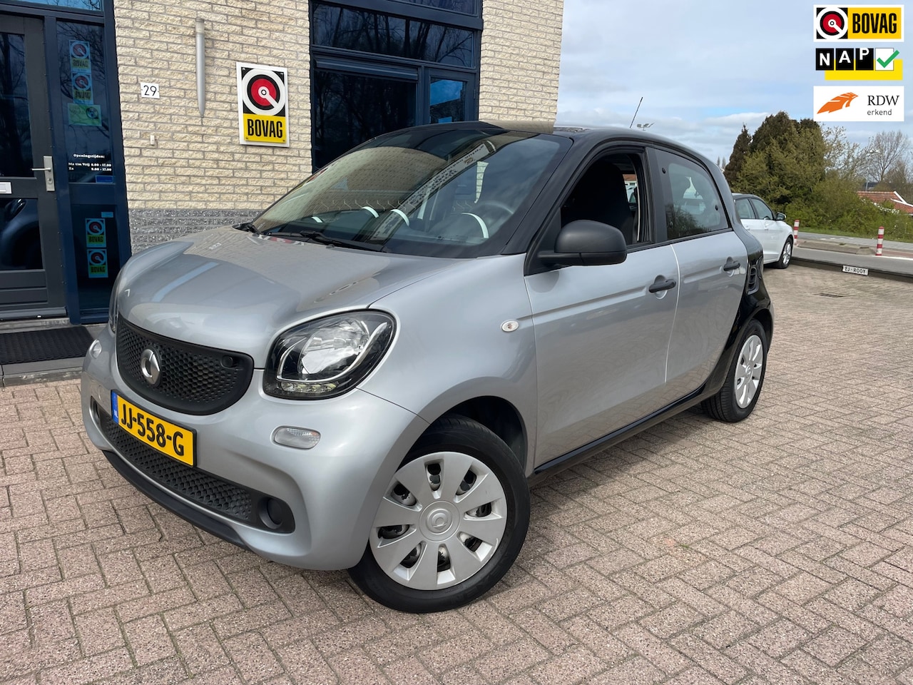 Smart Forfour - 1.0 Pure- dealer onderhouden- NL auto- NAP - AutoWereld.nl