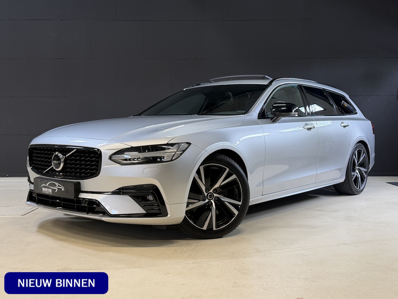Volvo V90 - 2.0 B4 R-Design | Panoramadak | Elektr. trekhaak | Head-Up | Camera | Harman Kardon | Adap - AutoWereld.nl