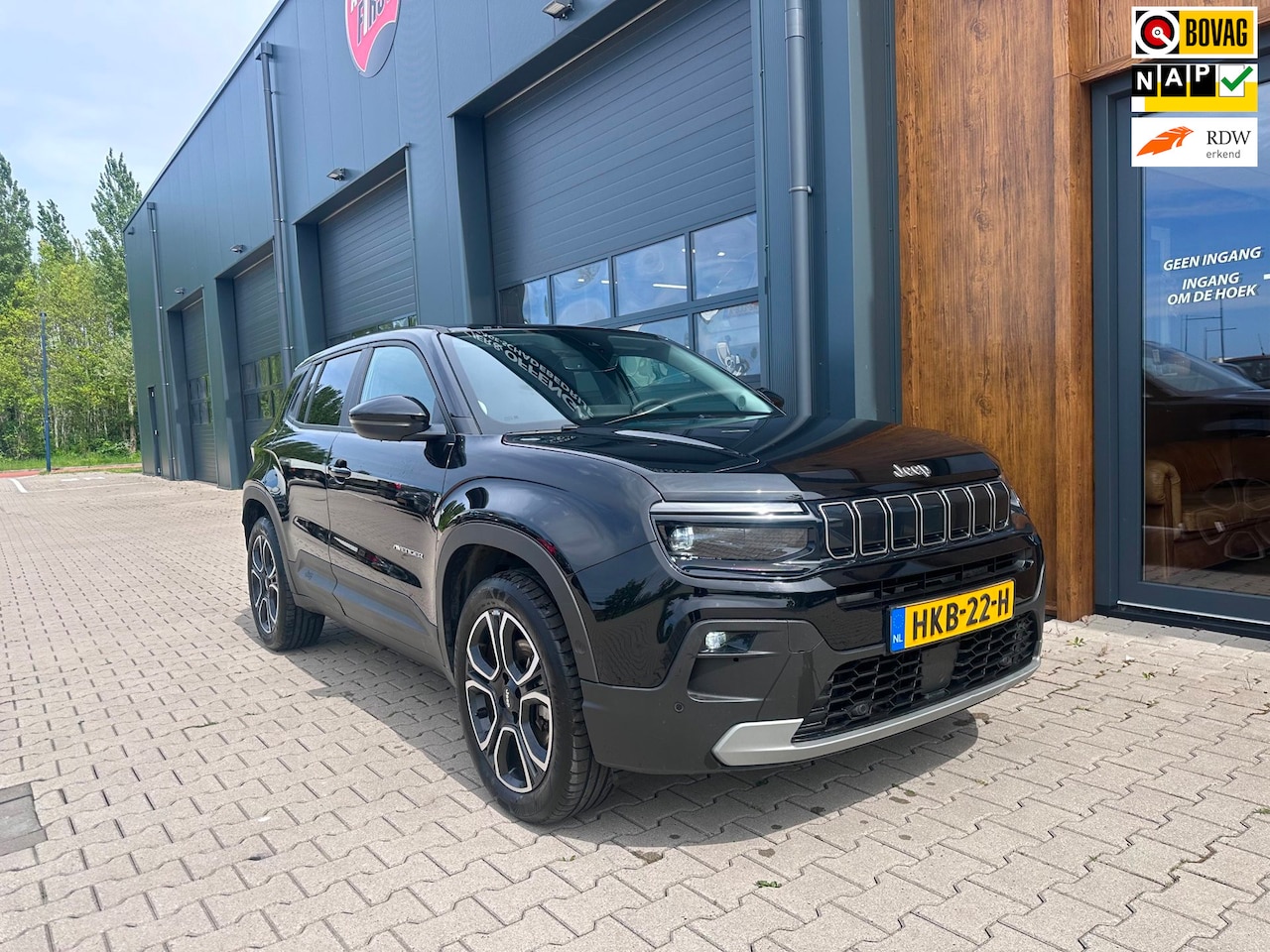 Jeep Avenger - 1.2 e-Hybrid Longitube l winterpakket l trekhaak l apple carplay - AutoWereld.nl