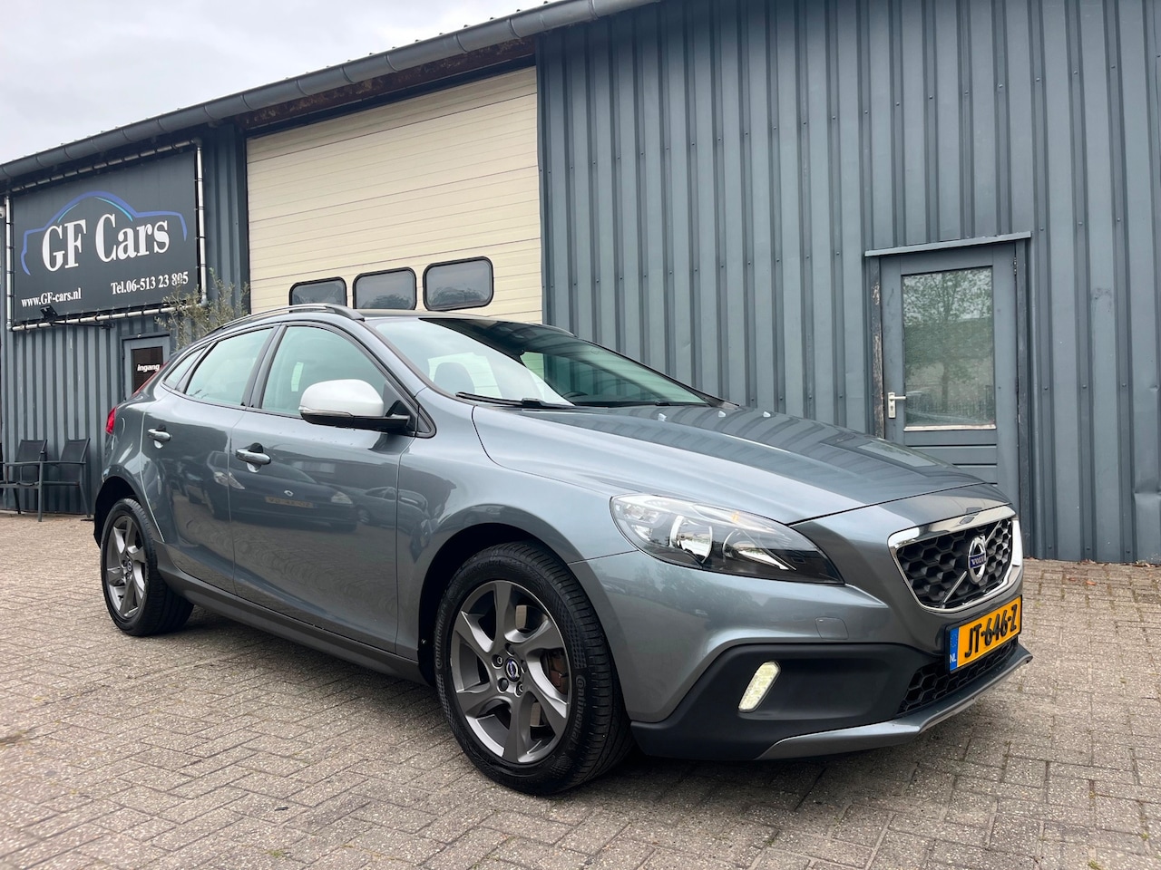 Volvo V40 Cross Country - 2.0 D2 Momentum 2016|Led|Automaat|APK Nieuw - AutoWereld.nl