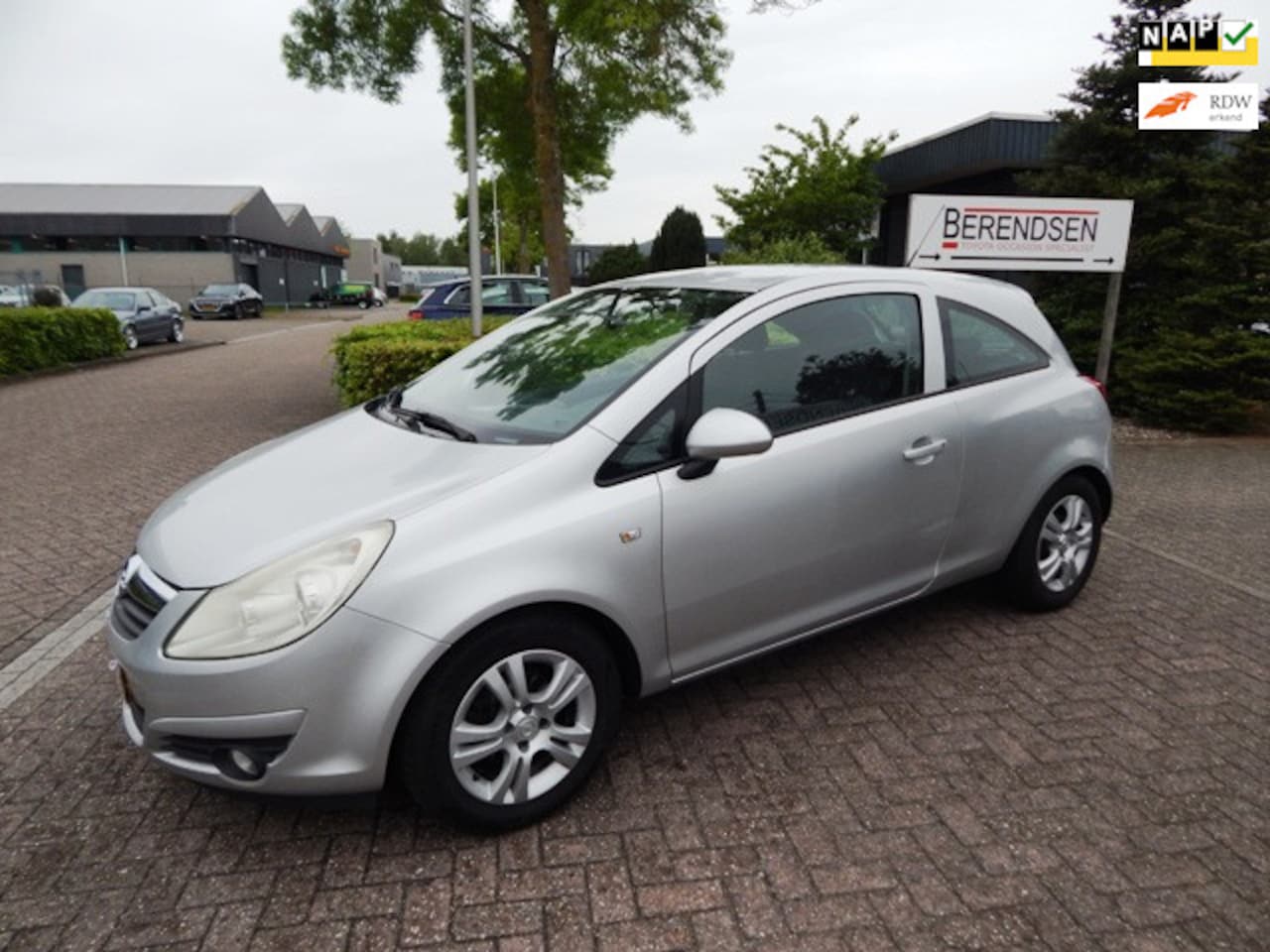 Opel Corsa - 1.4-16V White Edition 1.4-16V White Edition - AutoWereld.nl