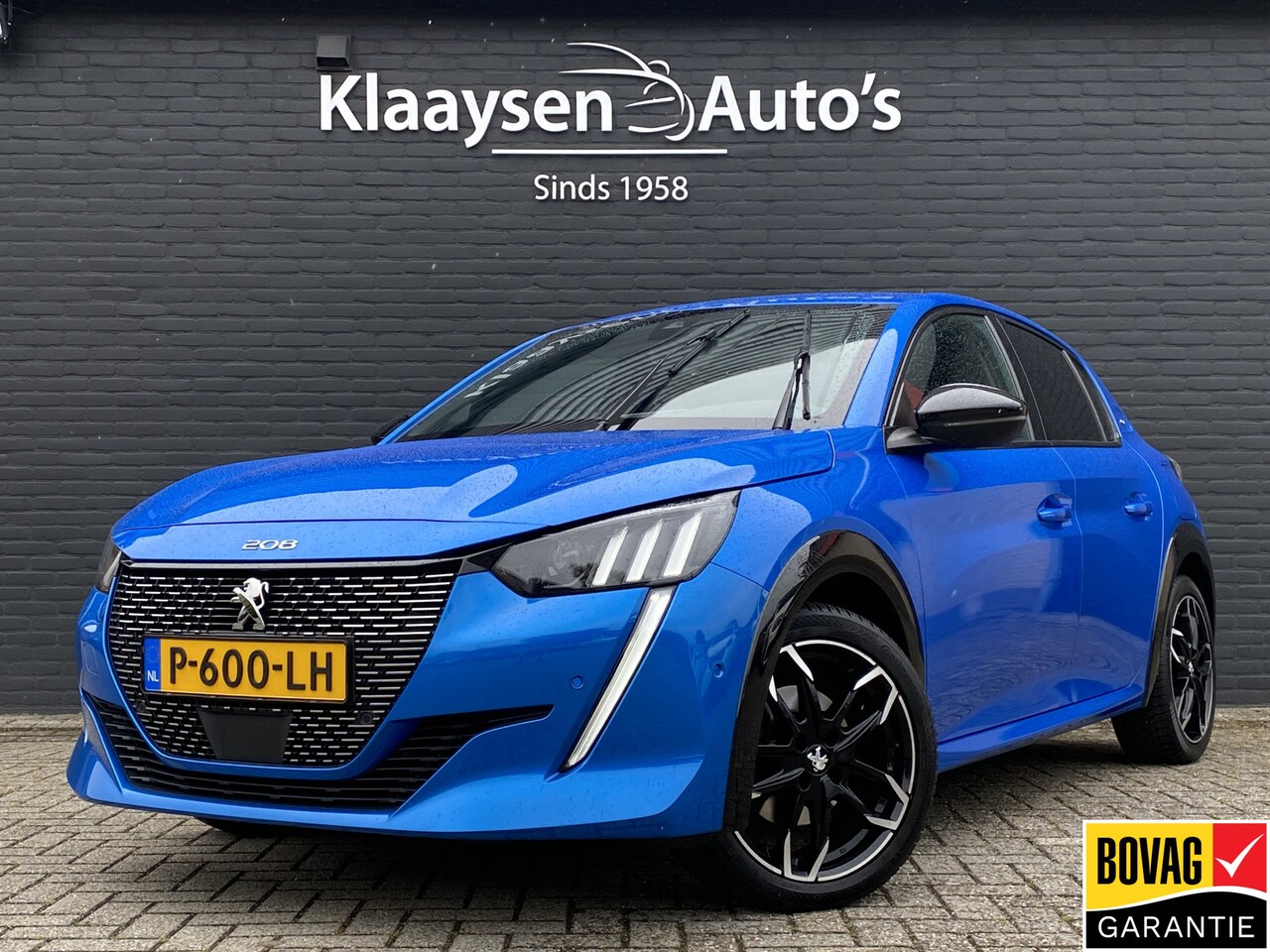 Peugeot 208 - 1.2 PureTech GT 130 pk AUT. | navigatie | sportstoelen | camera | adaptieve cruise | apple - AutoWereld.nl
