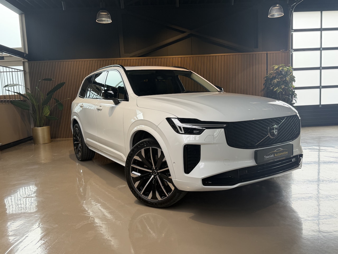Volvo XC90 - 2.0 T8 Plug-in hybrid AWD Ultra Dark MY 26, Panoramadak, Elec. Trekhaak, Luchtvering, Bowe - AutoWereld.nl