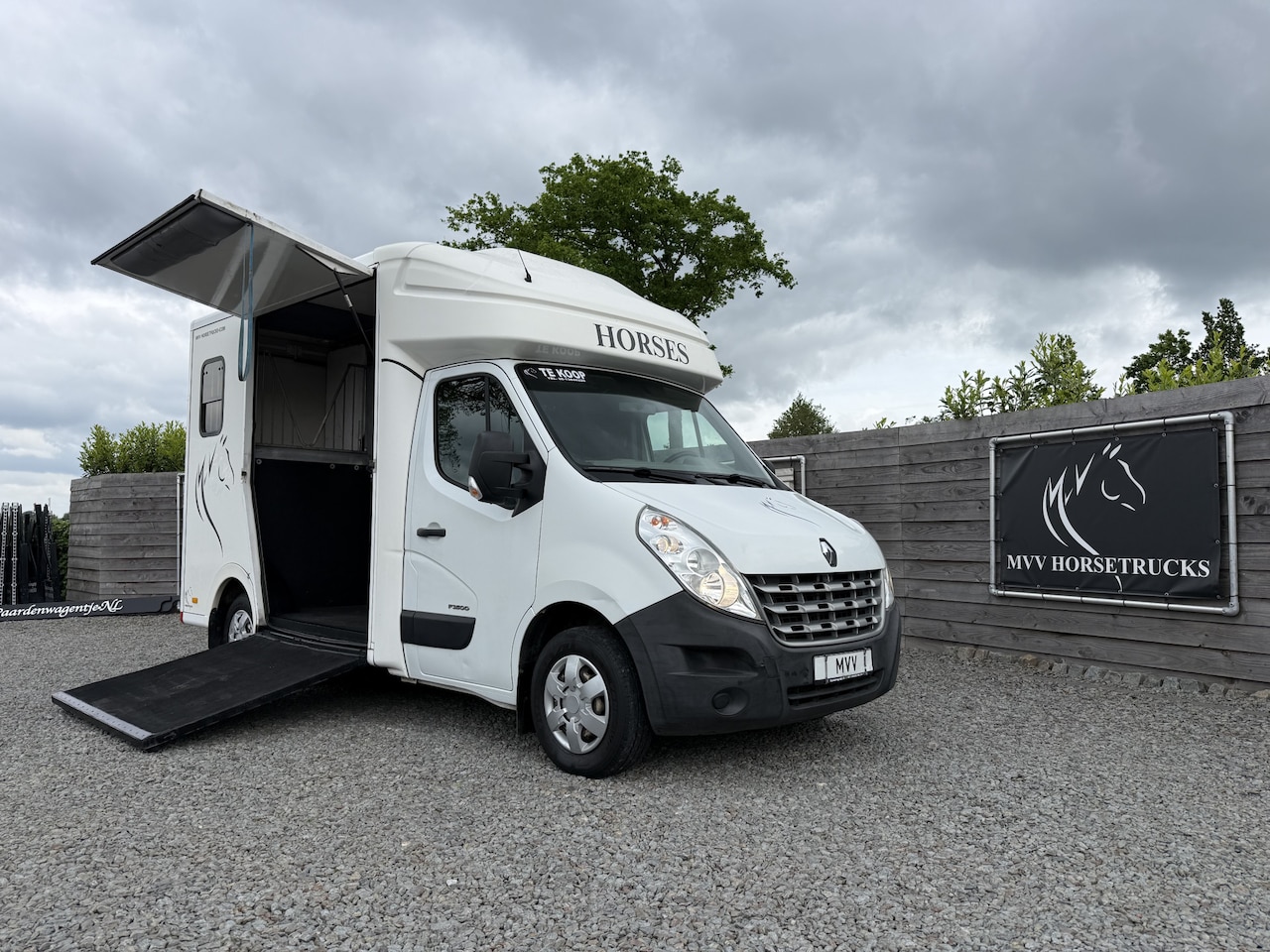 Renault Master Pro - | HORSETRUCK | PARAGAN | SAFETY 3 | 2011 | 130PK | 151.099KM | 1020KG LADEN | 3-SEAT | L2 - AutoWereld.nl