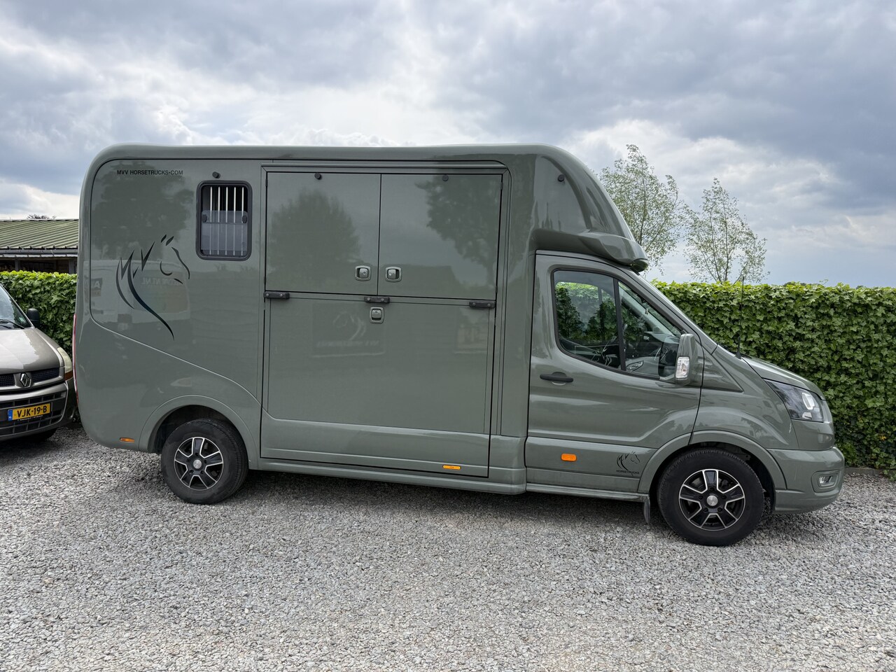 Ford Transit - | Horsetruck | KRISMAR | STALLION 3XL | 2024 | HENGST | 39.400KM | AUTOMAAT | 3-SEAT | L3 - AutoWereld.nl