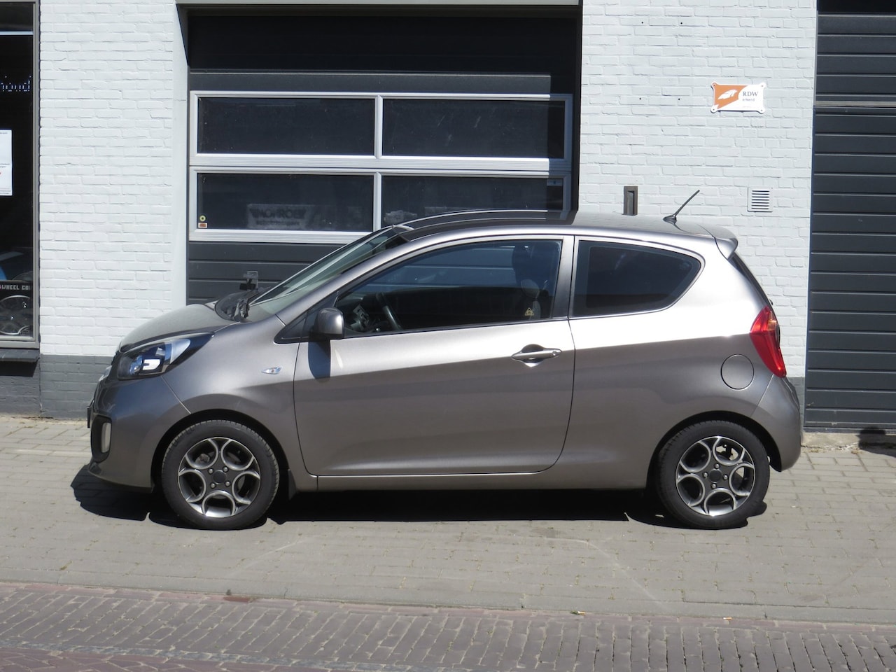 Kia Picanto - 1.2 CVVT Comfort Pack 1.2 CVVT Comfort Pack - AutoWereld.nl