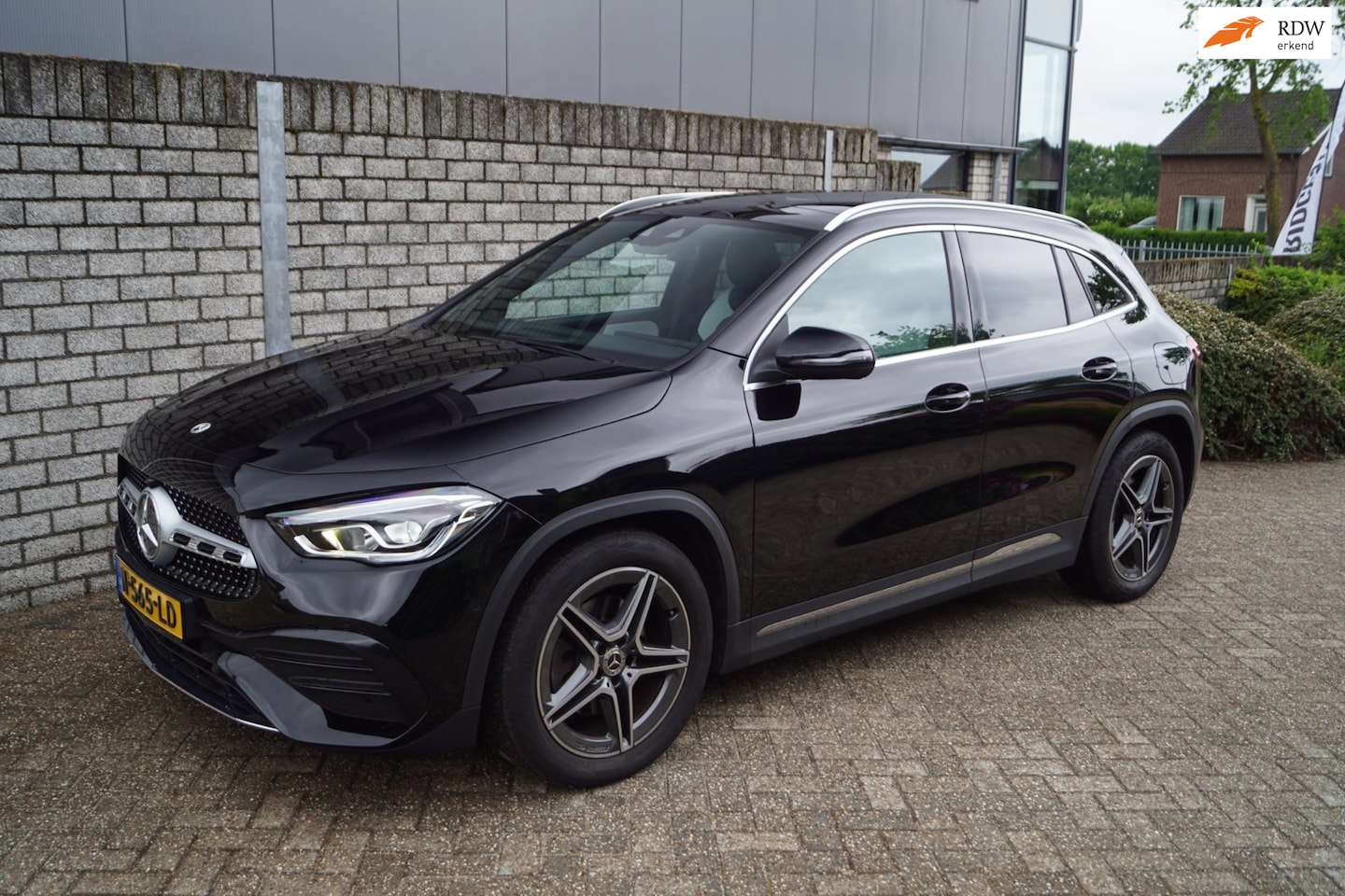 Mercedes-Benz GLA-Klasse - 250 4MATIC AMG Line Autom Panodak Luxe Leder Navi Camera Clima Apple Carplay Cruise PDC LM - AutoWereld.nl