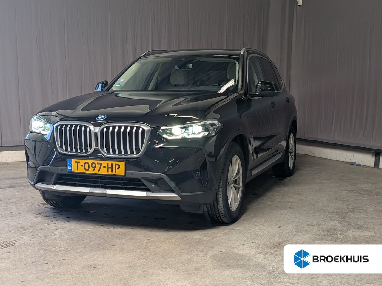 BMW X3 - xDrive30e | NL-AUTO! | 1E EIGENAAR! | ELEKTR. TREKHAAK | STOELVERWARMING | LEDER | CRUISE - AutoWereld.nl