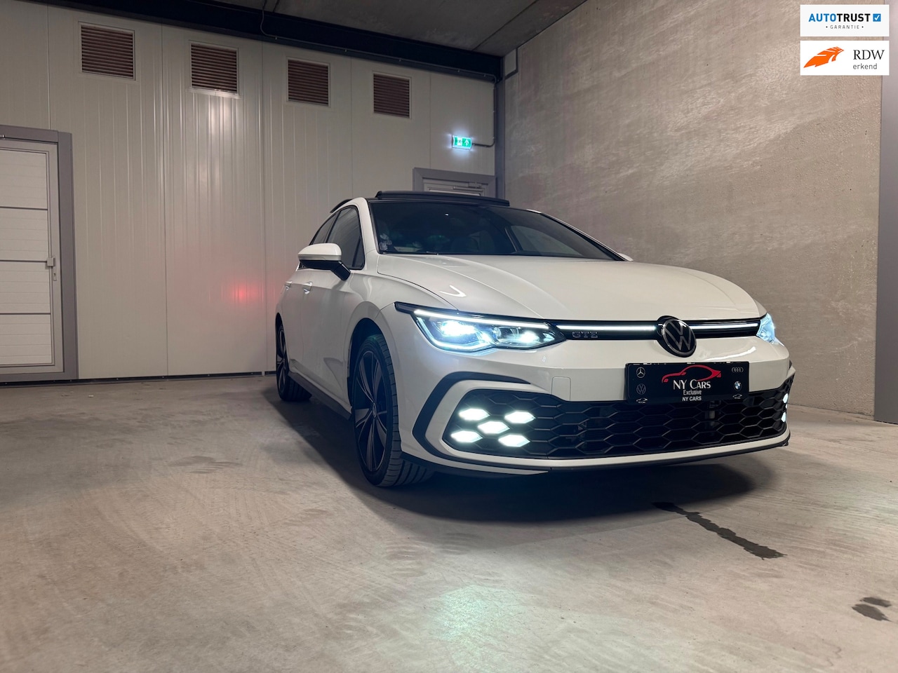 Volkswagen Golf - 1.4 eHybrid GTE Pano|HuD|Sfeer|ACC - AutoWereld.nl