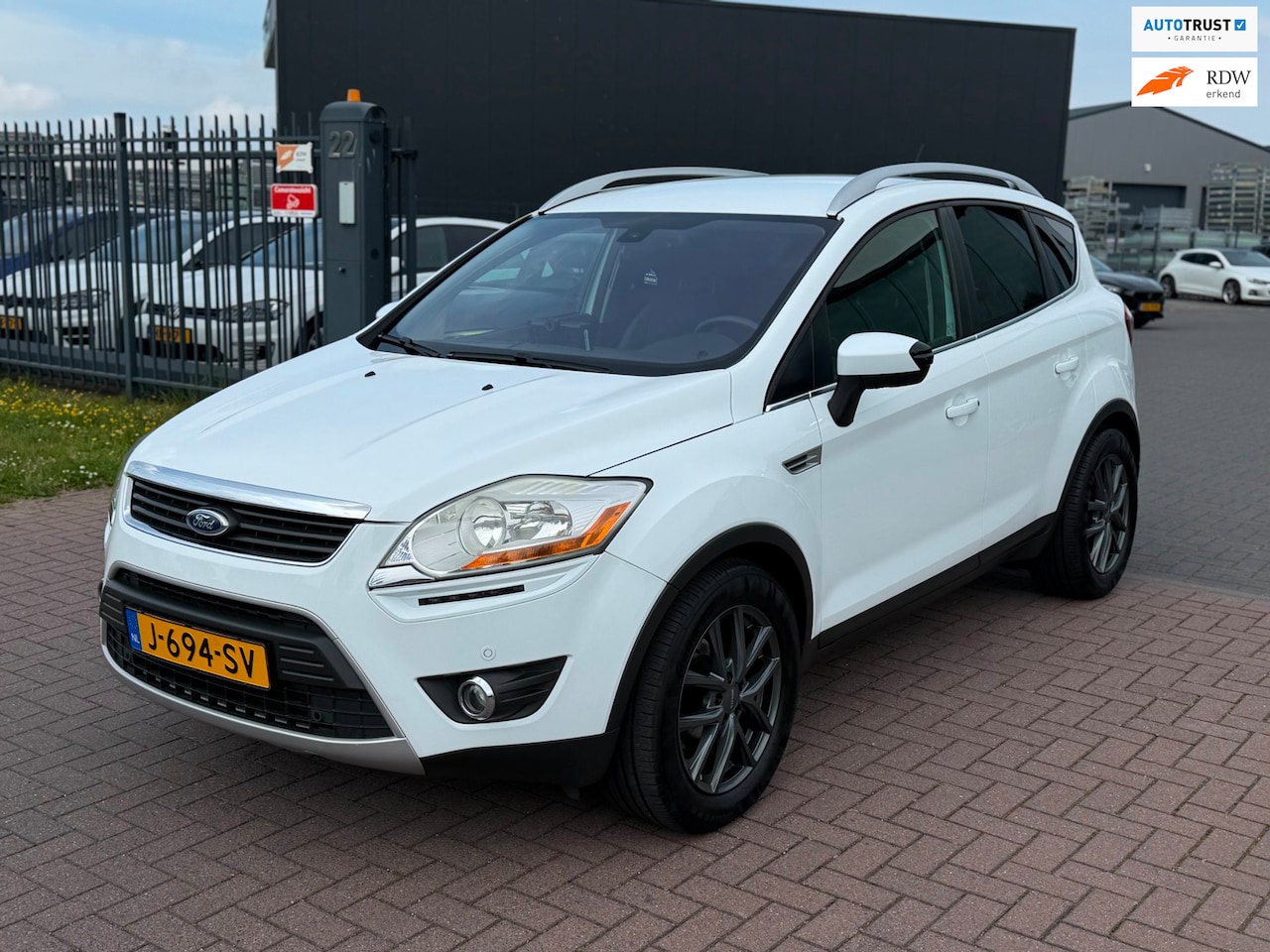 Ford Kuga - 2.5 20V Titanium 200PK Trekhaak Automaat Zeer nette staat! - AutoWereld.nl