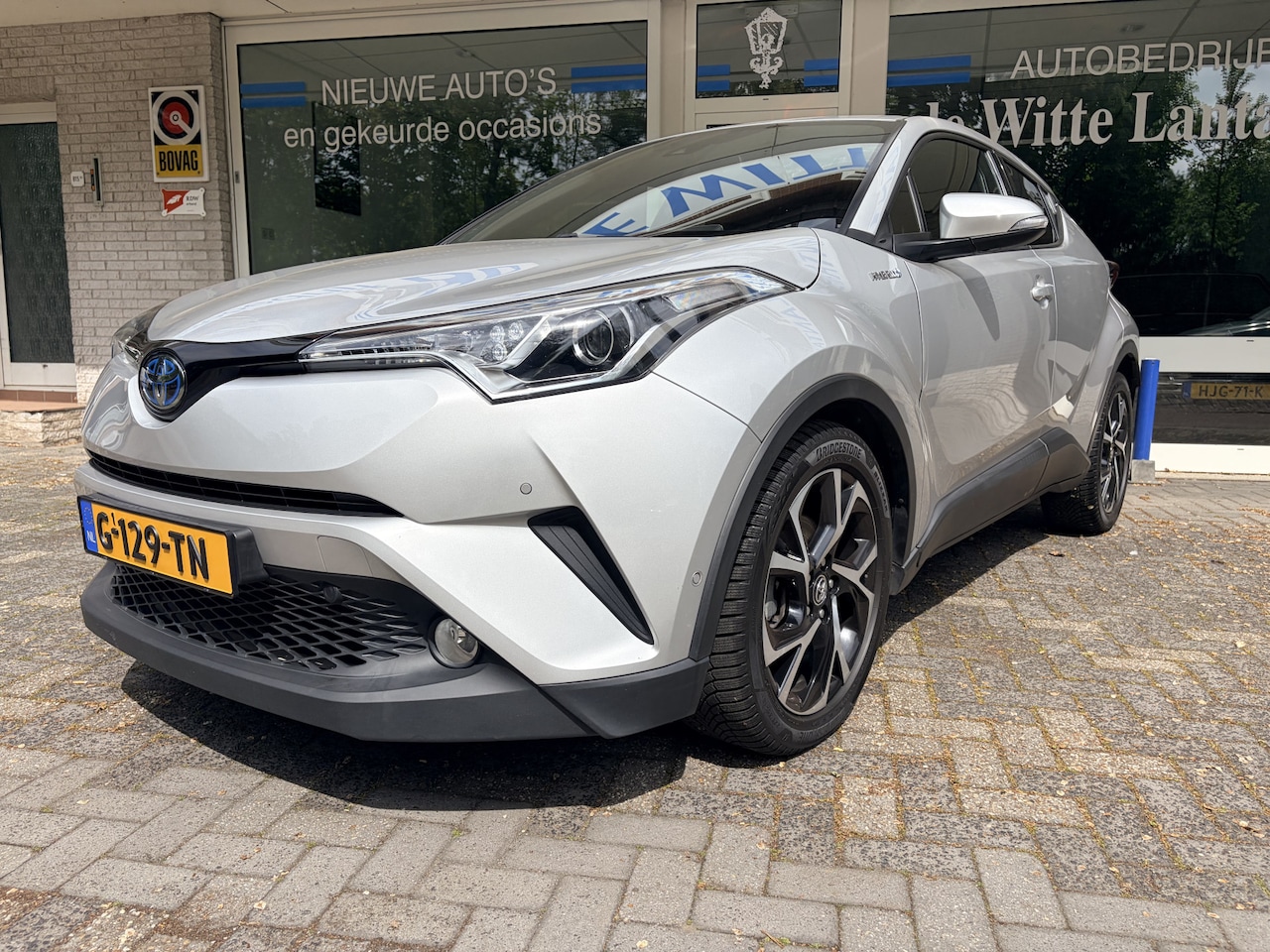 Toyota C-HR - 1.8 Hybrid Style Verw. voorstoelen/Cuisecontr. adapief/Keyless entry+Start/Dodehoek detect - AutoWereld.nl